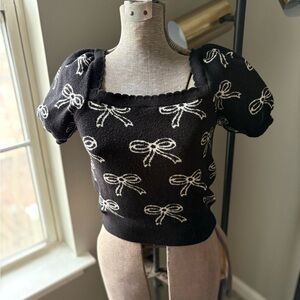 Black Puff Sleeve Sweater with Bow Pattern (L)